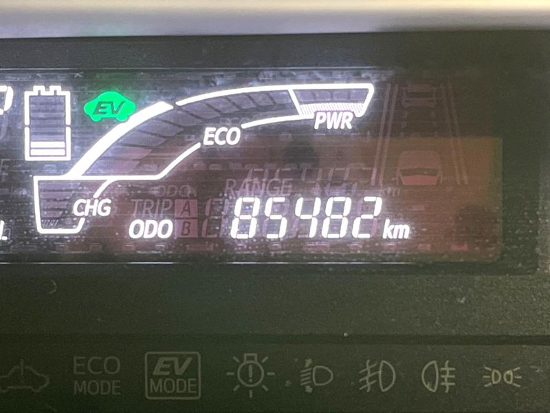 2016 Toyota Aqua DAA-NHP10 (UW-6aacad747d6b2)[2]