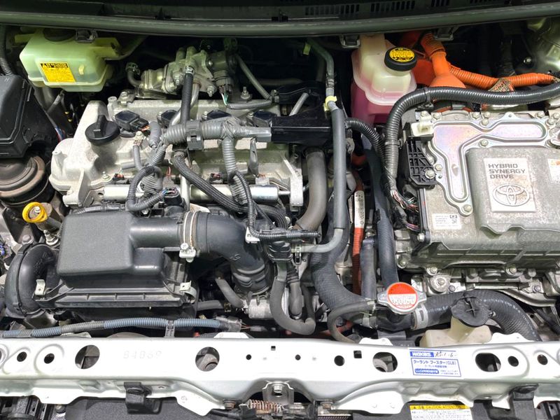 2016 Toyota Aqua DAA-NHP10 (UW-6aacad747d6b2)[4]