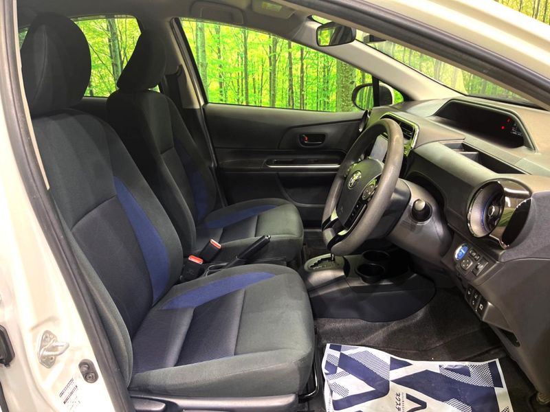 2017 Toyota Aqua DAA-NHP10 (UW-6aacad75f0548)[17]