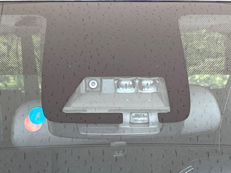 2017 Toyota Aqua DAA-NHP10H (UW-6aacad777c39e)[5]