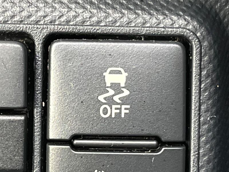 2017 Toyota Aqua DAA-NHP10H (UW-6aacad777c39e)[15]