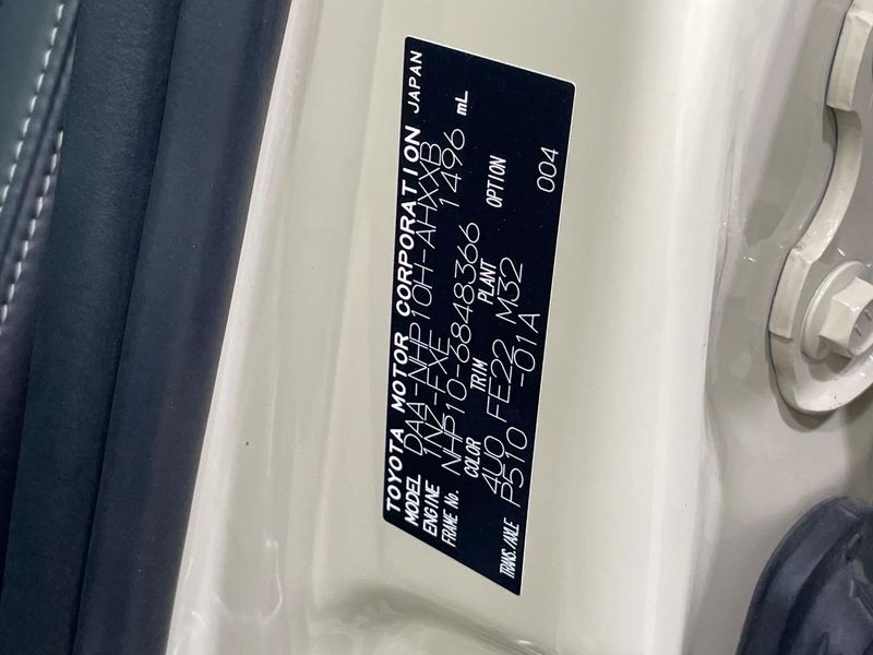 2019 Toyota Aqua DAA-NHP10H (UW-6aacad7b86080)[1]
