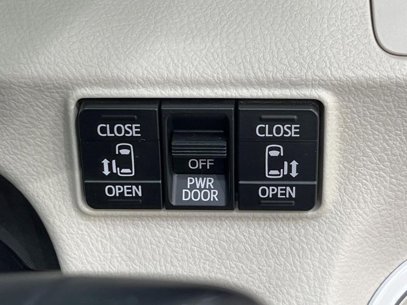 2017 Toyota Sienta DBA-NSP170G (UW-6aacad8553271)[14]