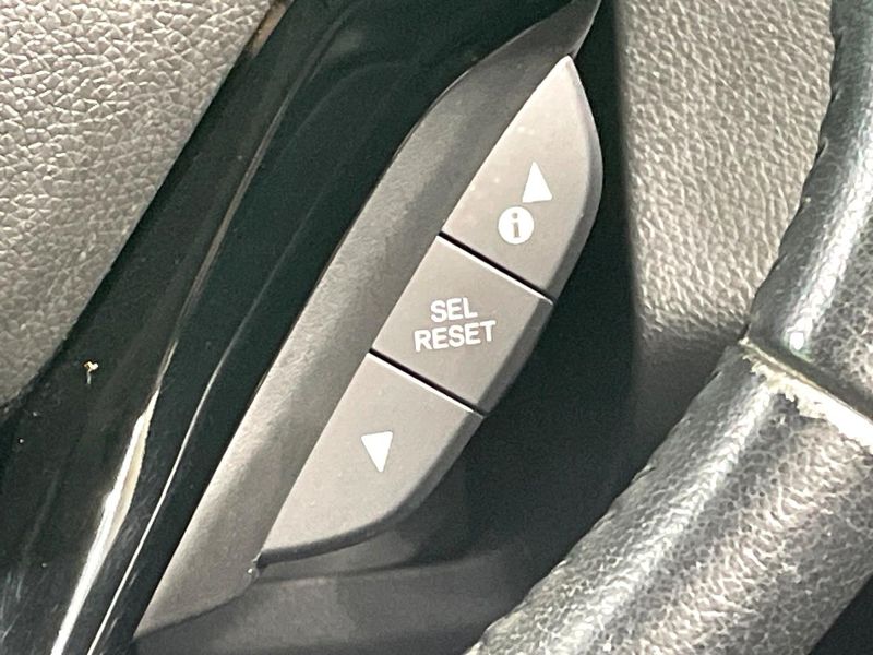 2014 Honda Vezel DAA-RU3 (UW-6aacada807316)[27]