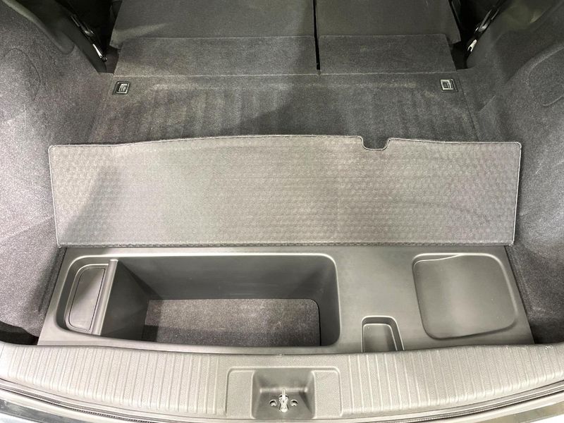 2014 Honda Vezel DAA-RU3 (UW-6aacada807316)[15]