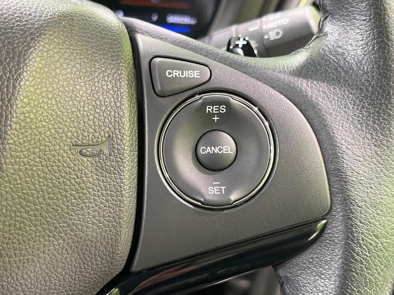 2014 Honda Vezel DAA-RU3 (UW-6aacada85beaf)[29]