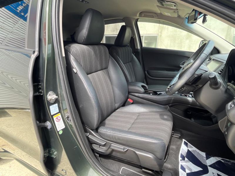 2015 Honda Vezel DAA-RU3 (UW-6aacada965d99)[18]