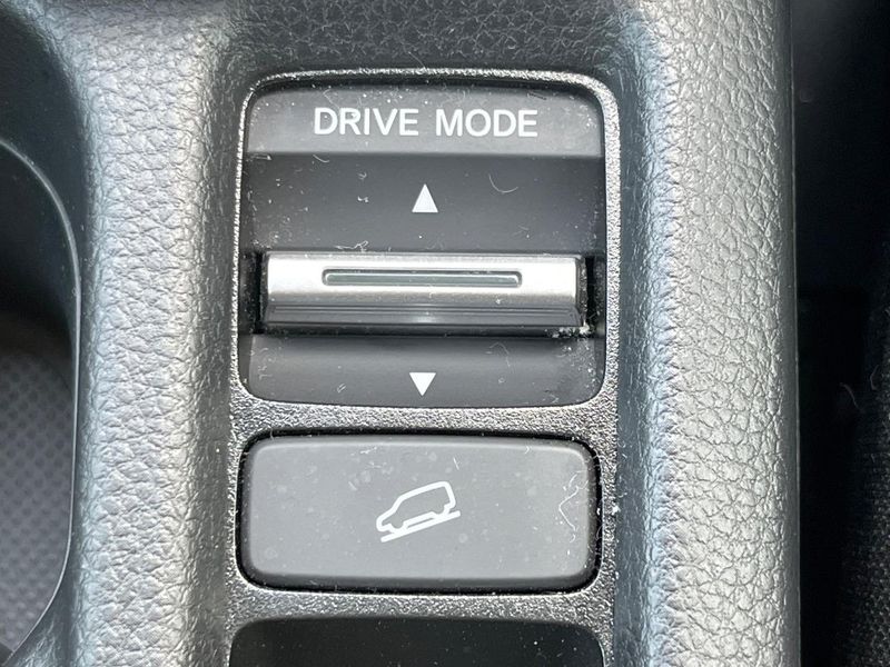 2023 Honda Vezel 6AA-RV5 (UW-6aacadb4969f4)[18]