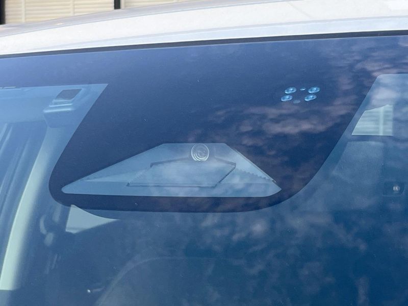 2023 Honda Vezel 6AA-RV5 (UW-6aacadb4969f4)[26]