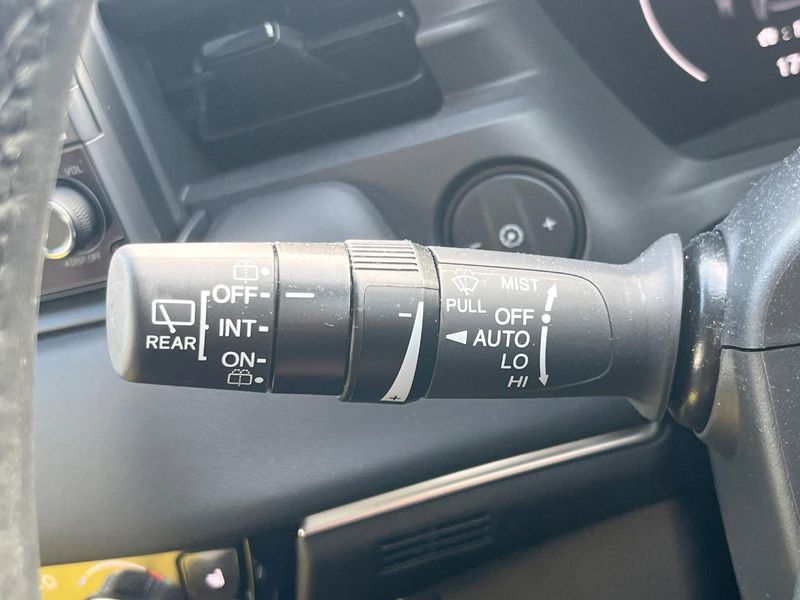 2023 Honda Vezel 6AA-RV5 (UW-6aacadb4969f4)[10]