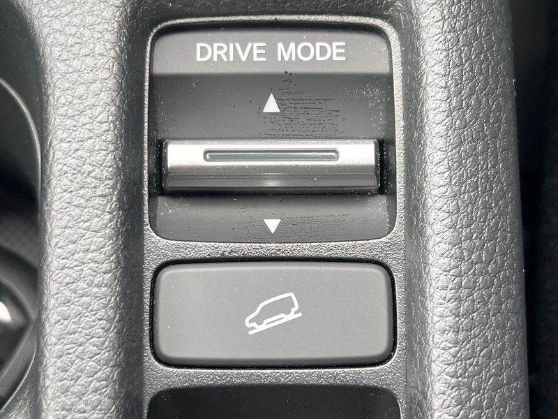2024 Honda Vezel 6AA-RV5 (UW-6aacadb91e4a7)[18]