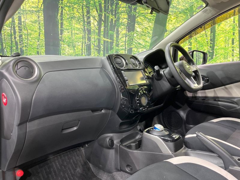 2018 Nissan Note DAA-SNE12 (UW-6aacadd9adca6)[23]