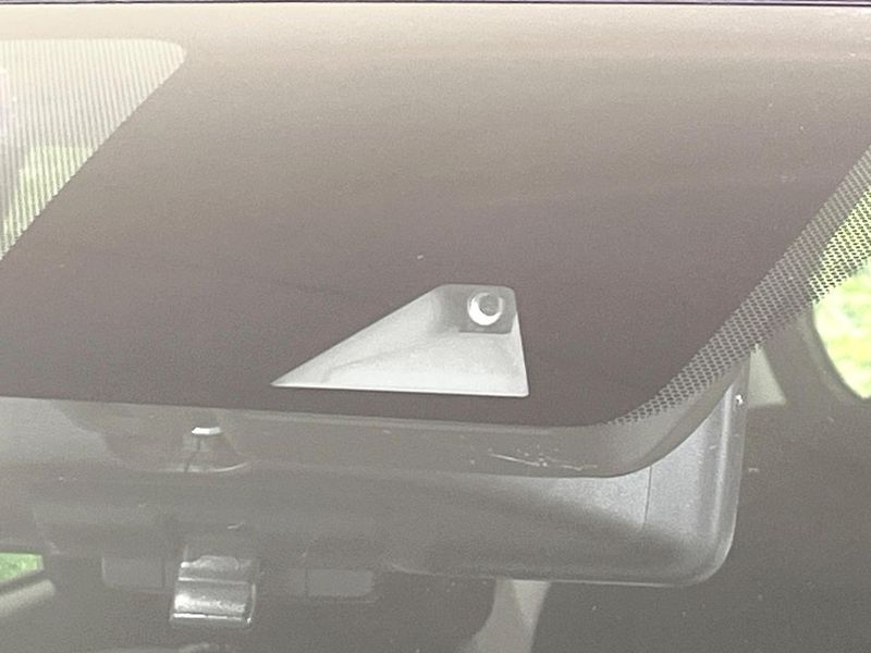 2018 Nissan Note DAA-SNE12 (UW-6aacadd9adca6)[4]