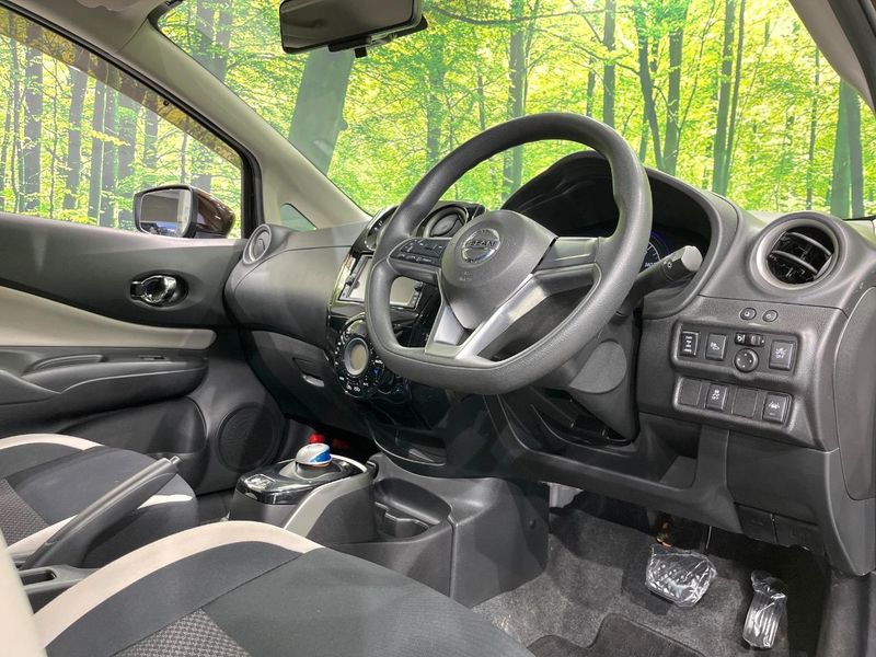 2018 Nissan Note DAA-SNE12 (UW-6aacadd9adca6)[28]