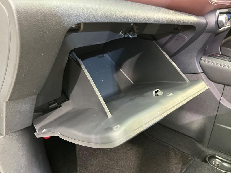 2022 Nissan Kicks 6AA-SNP15 (UW-6aacaddb349b4)[10]
