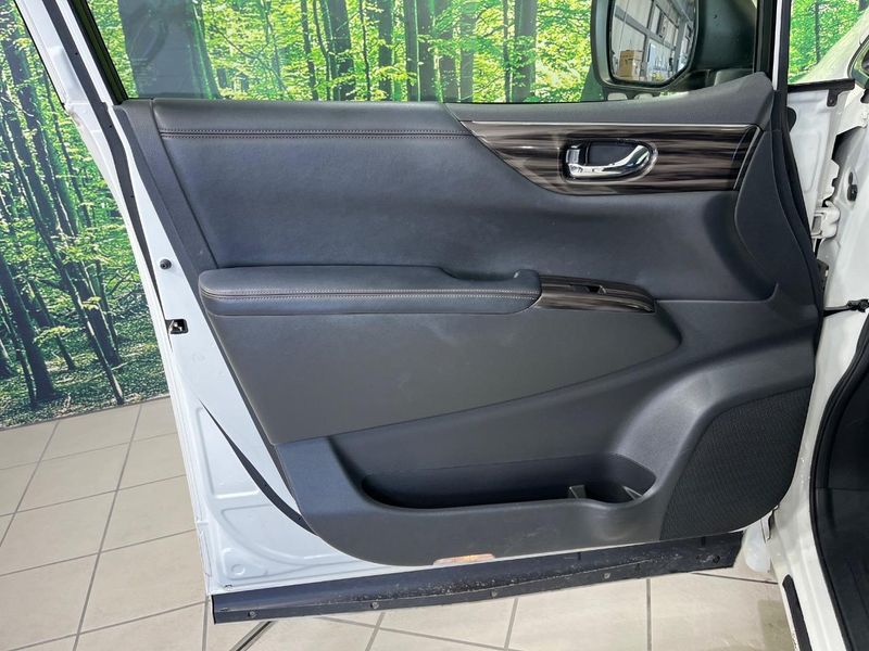 2018 Nissan Elgrand DBA-TNE52 (UW-6aacade877917)[22]
