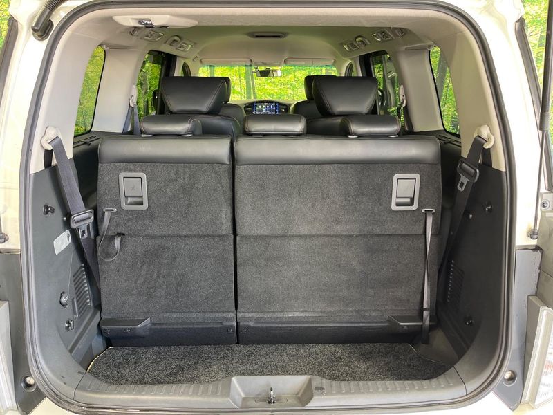 2018 Nissan Elgrand DBA-TNE52 (UW-6aacade877917)[26]