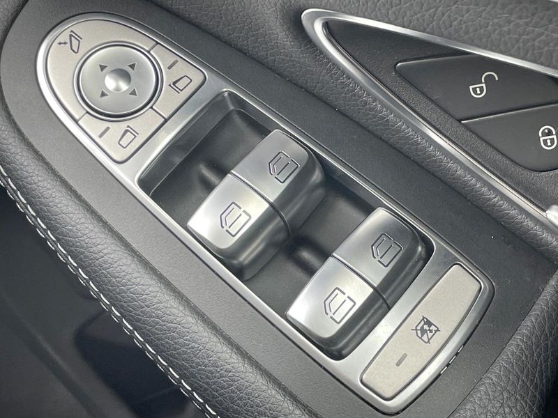 2016 Mercedes Benz C Class LDA-205004C (UW-6aacae267e27e)[27]