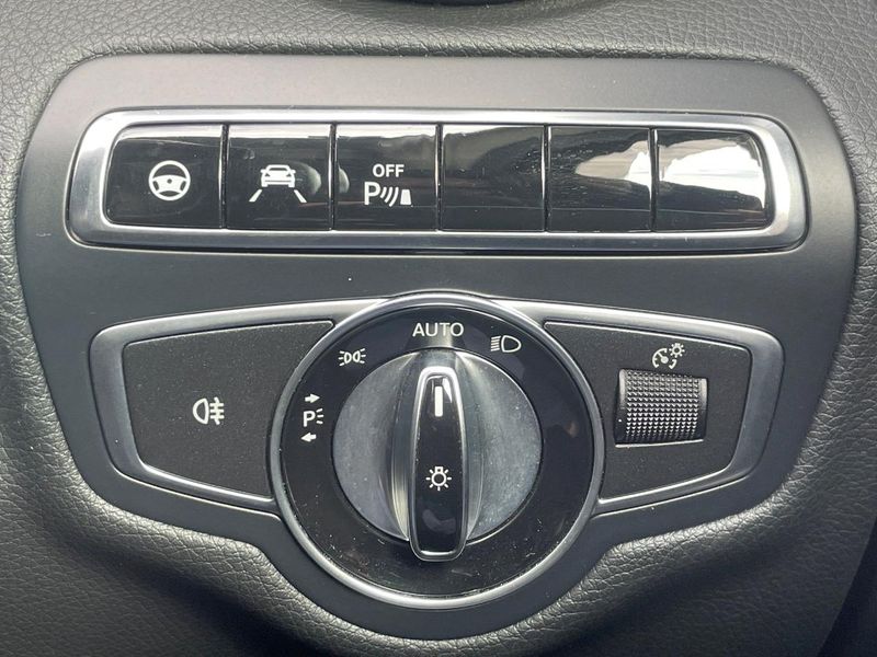 2016 Mercedes Benz C Class LDA-205004C (UW-6aacae267e27e)[24]