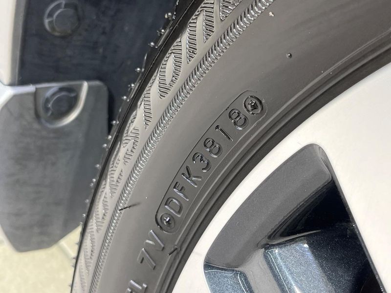 2019 Suzuki Swift DBA-ZD83S (UW-6aacae45daa6c)[10]