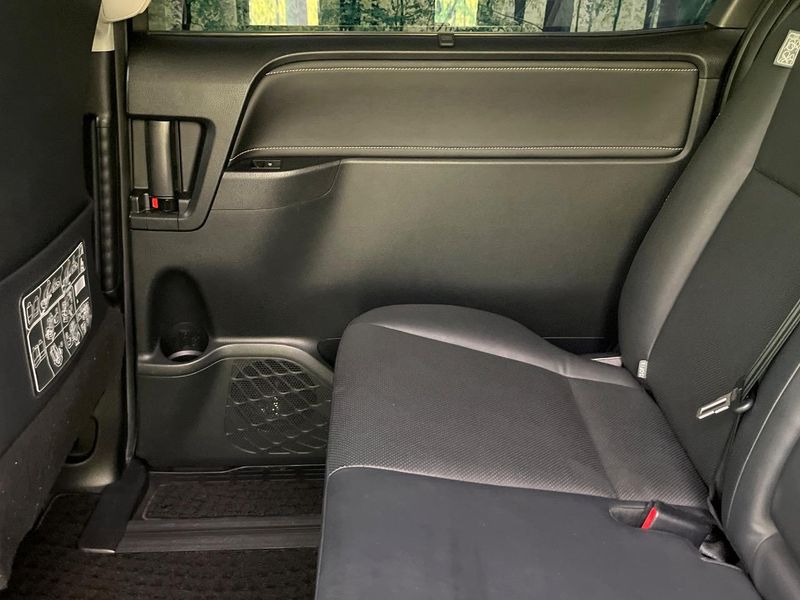 2014 Toyota Esquire DBA-ZRR80G (UW-6aacae503c9e2)[27]
