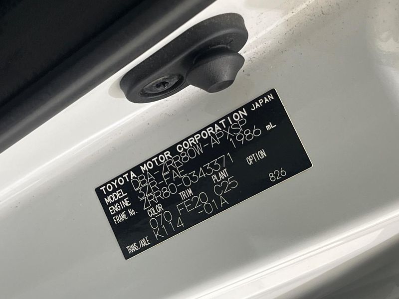 2017 Toyota Noah DBA-ZRR80W (UW-6aacae54acd08)[1]