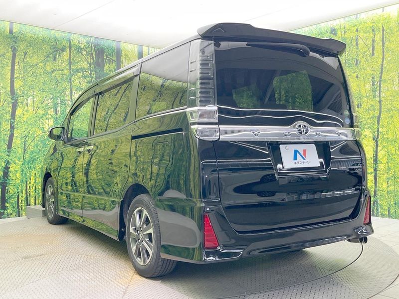 2017 Toyota Voxy DBA-ZRR80W (UW-6aacae57d4f4f)[29]