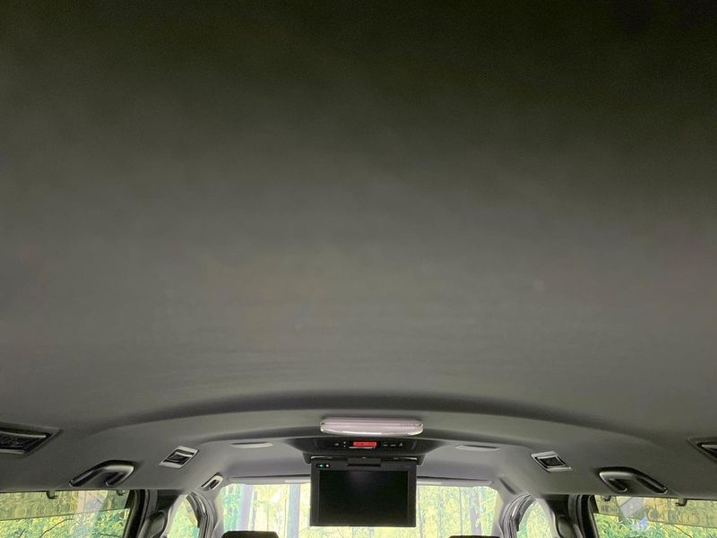2017 Toyota Voxy DBA-ZRR80W (UW-6aacae57d4f4f)[16]