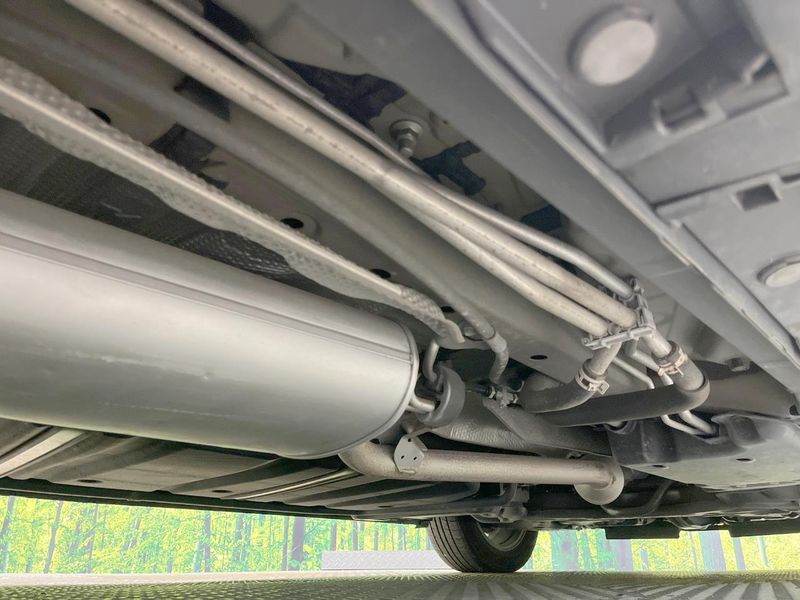 2017 Toyota Voxy DBA-ZRR80W (UW-6aacae57d4f4f)[21]