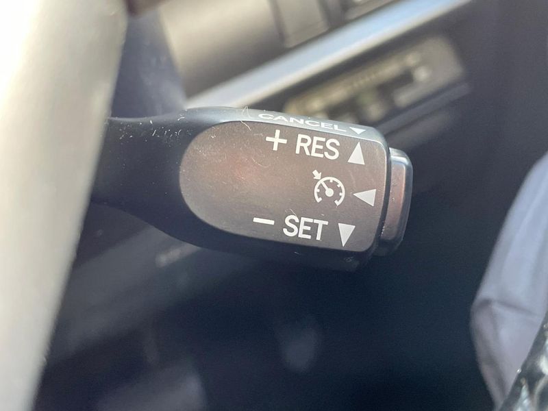 2017 Toyota Voxy DBA-ZRR80W (UW-6aacae57e6e4a)[8]