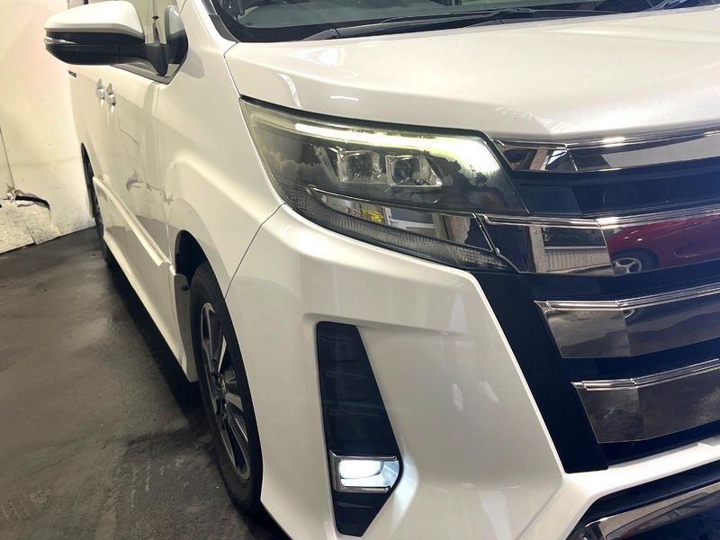 2018 Toyota Noah DBA-ZRR80W (UW-6aacae58e7326)[10]