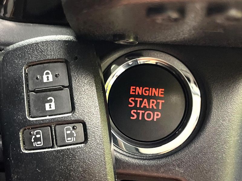 2020 Toyota Voxy DBA-ZRR80W (UW-6aacae5f6a415)[10]