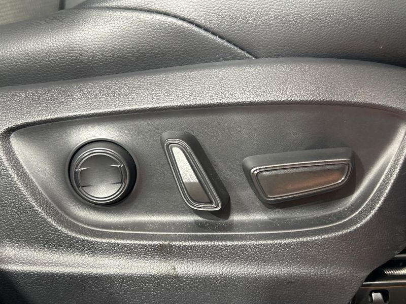 2026 Toyota Corolla Cross 6AA-ZVG13 (UW-6aacae721aad5)[21]