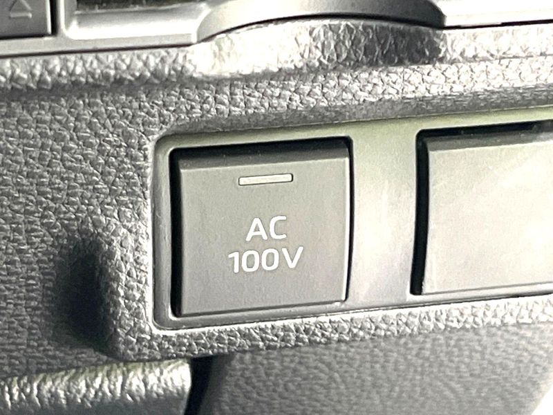 2022 Toyota Corolla Cross 6AA-ZVG15 (UW-6aacae733fc28)[17]