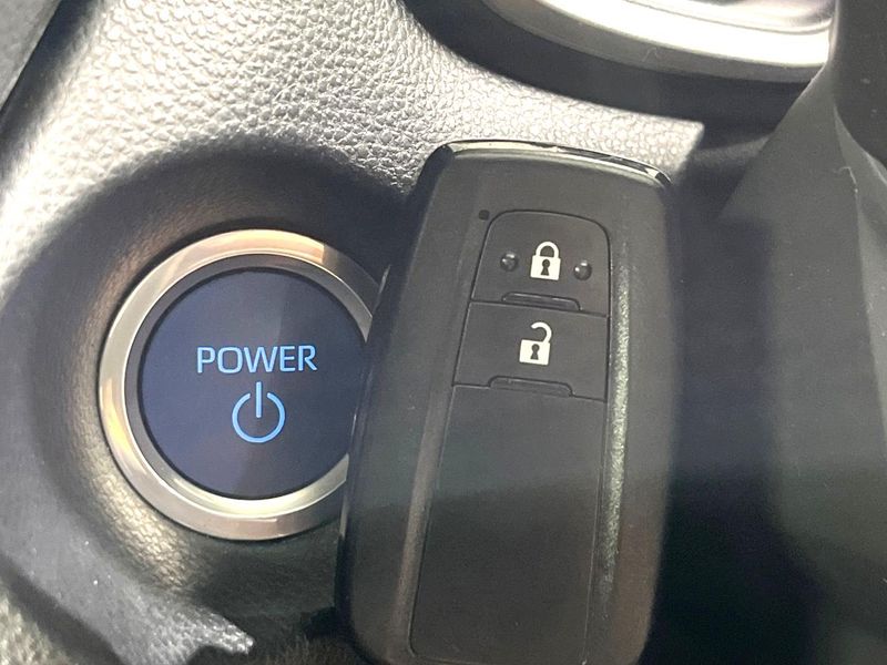 2022 Toyota Corolla Cross 6AA-ZVG15 (UW-6aacae733fc28)[18]