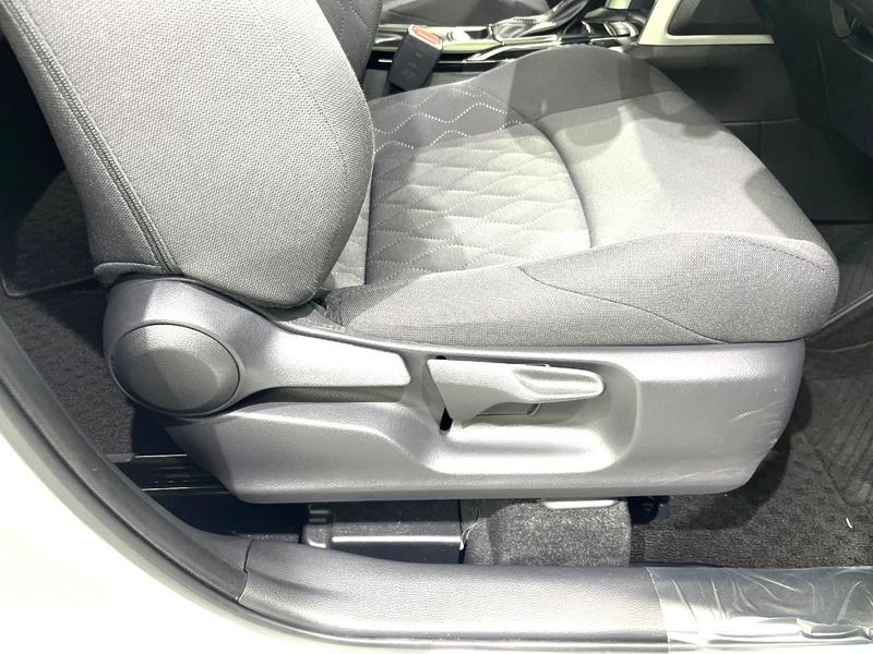 2022 Toyota Corolla Cross 6AA-ZVG15 (UW-6aacae733fc28)[14]