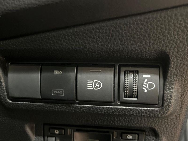 2025 Toyota Corolla Cross 6AA-ZVG16 (UW-6aacae74dd3d1)[25]