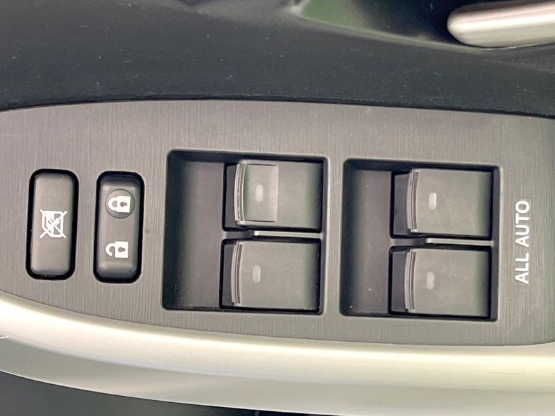 2015 Toyota Prius DAA-ZVW30 (UW-6aacae75684bf)[12]