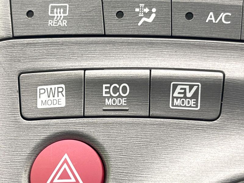 2015 Toyota Prius DAA-ZVW30 (UW-6aacae75684bf)[23]