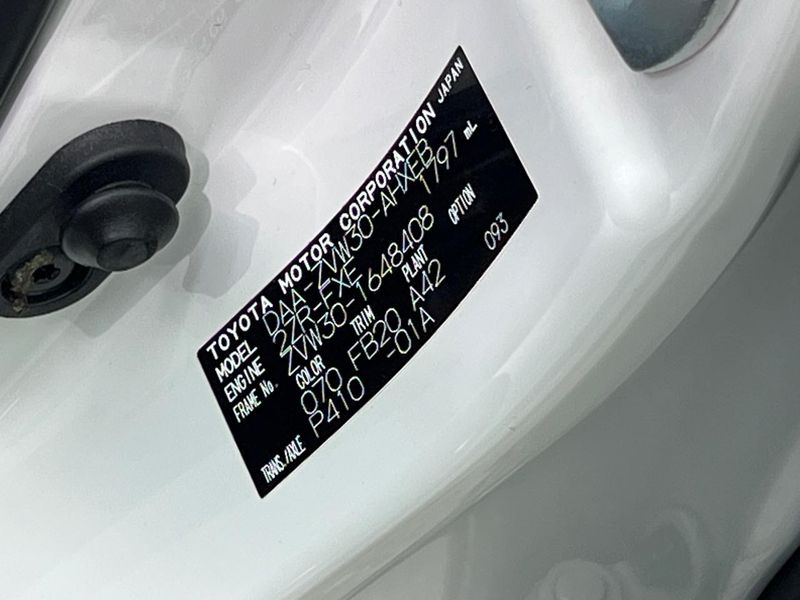 2013 Toyota Prius DAA-ZVW30 (UW-6aacae775faad)[1]