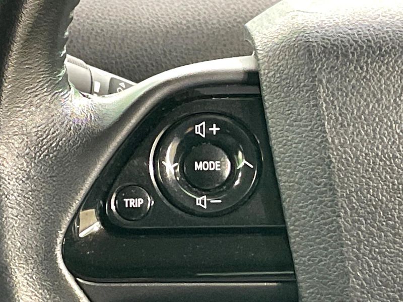 2017 Toyota Prius DAA-ZVW50 (UW-6aacae805e97a)[24]
