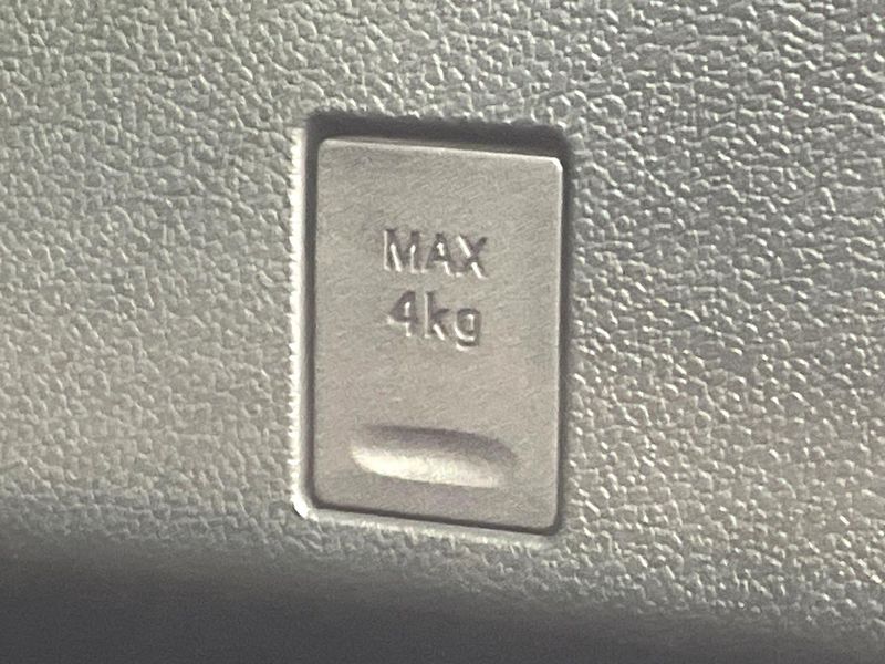 2017 Toyota Prius DAA-ZVW50 (UW-6aacae805e97a)[17]
