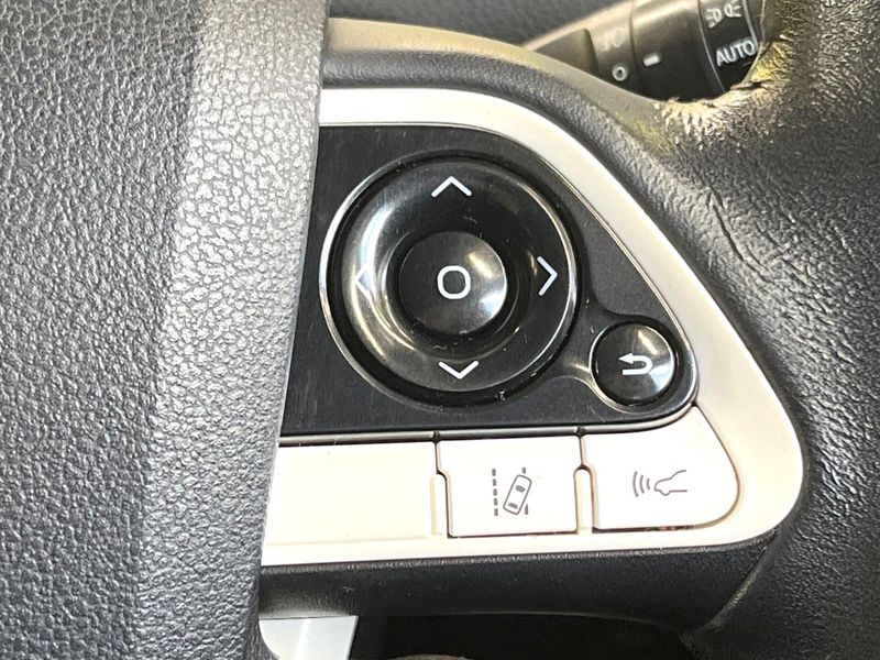 2017 Toyota Prius DAA-ZVW50 (UW-6aacae82e4ae5)[29]