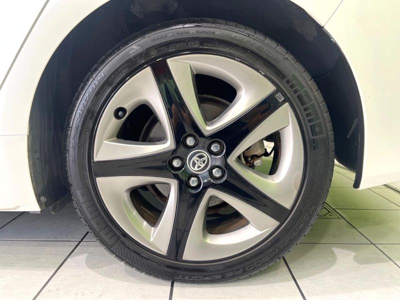 2020 Toyota Prius DAA-ZVW51 (UW-6aacae87b1f7d)[12]