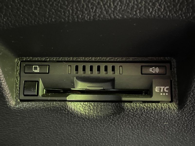 2022 Toyota Prius 6AA-ZVW51 (UW-6aacae8a8f99f)[18]