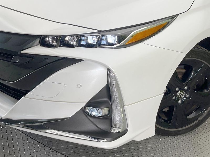 2022 Toyota Prius PHV 6LA-ZVW52 (UW-6aacae8d2d4ec)[6]