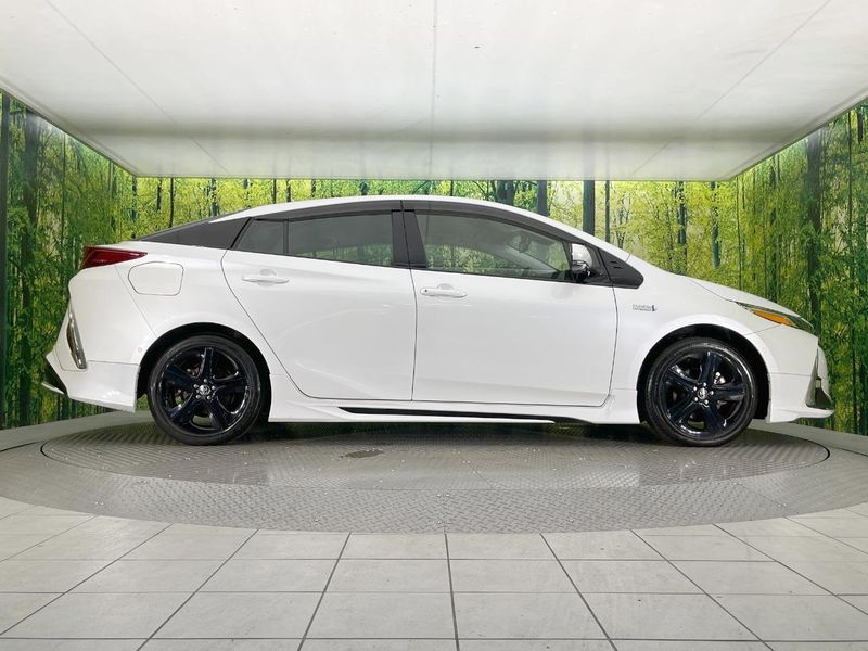 2022 Toyota Prius PHV 6LA-ZVW52 (UW-6aacae8d2d4ec)[25]