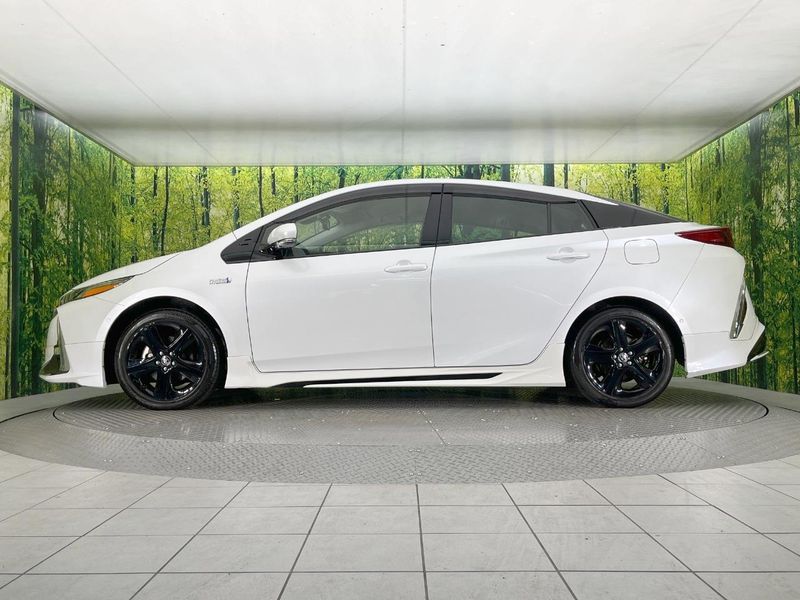 2022 Toyota Prius PHV 6LA-ZVW52 (UW-6aacae8d2d4ec)[21]