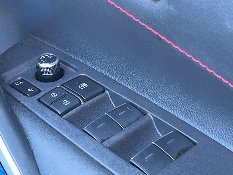 2019 Toyota Corolla Sport 6AA-ZWE211H (UW-6aacae91b1cd5)[24]