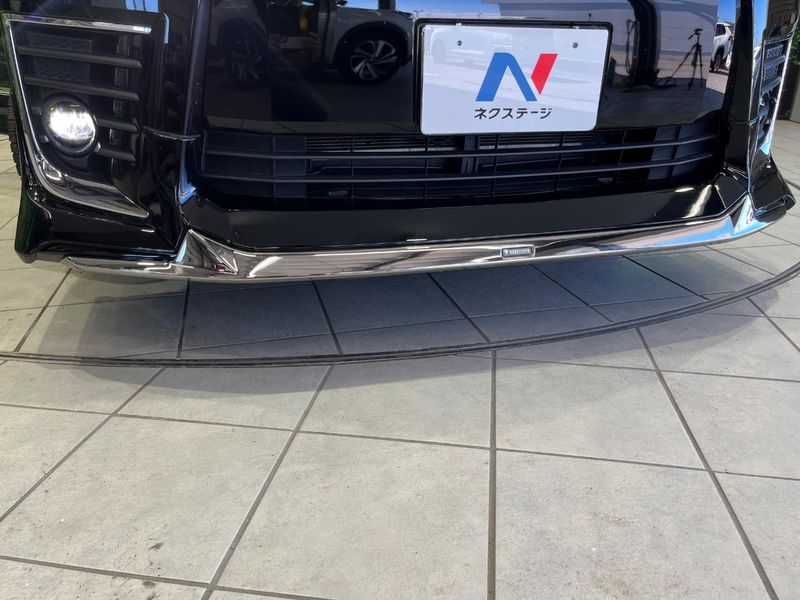 2016 Toyota Voxy DAA-ZWR80W (UW-6aacae9aa561a)[12]